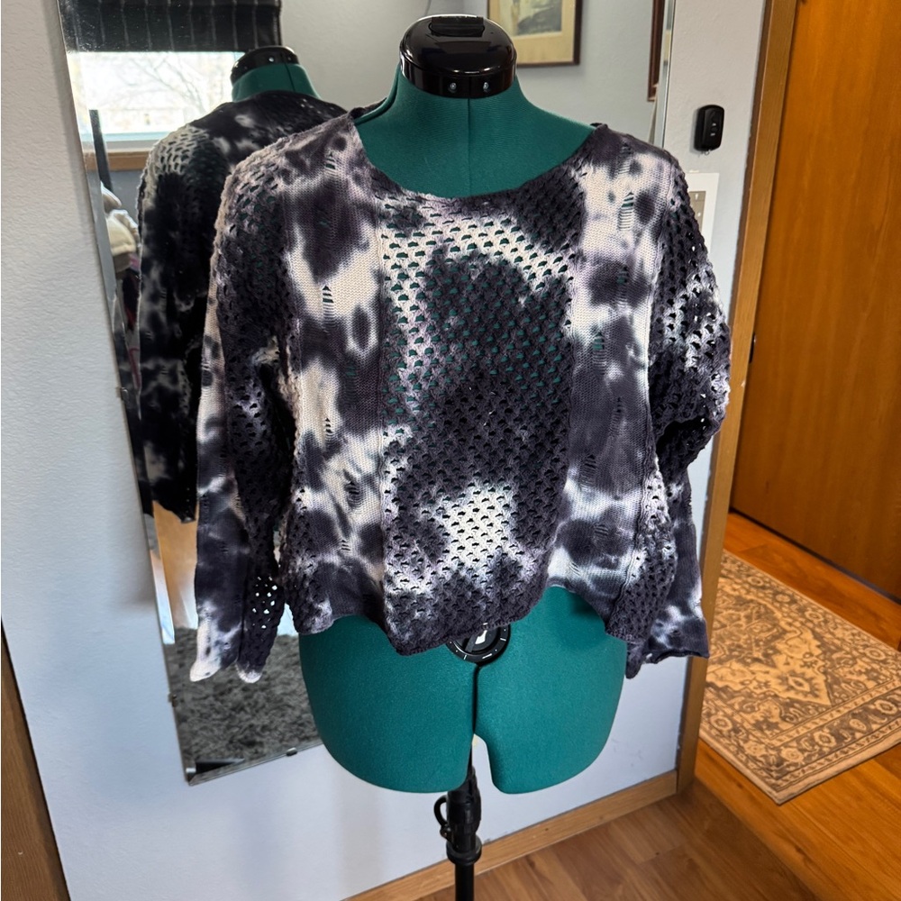 Tie-Dye Black and White Women's cotton sweater